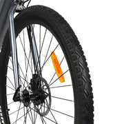 27.5" * 2.1" KENDA light tires for efficient and rapid riding in the city.